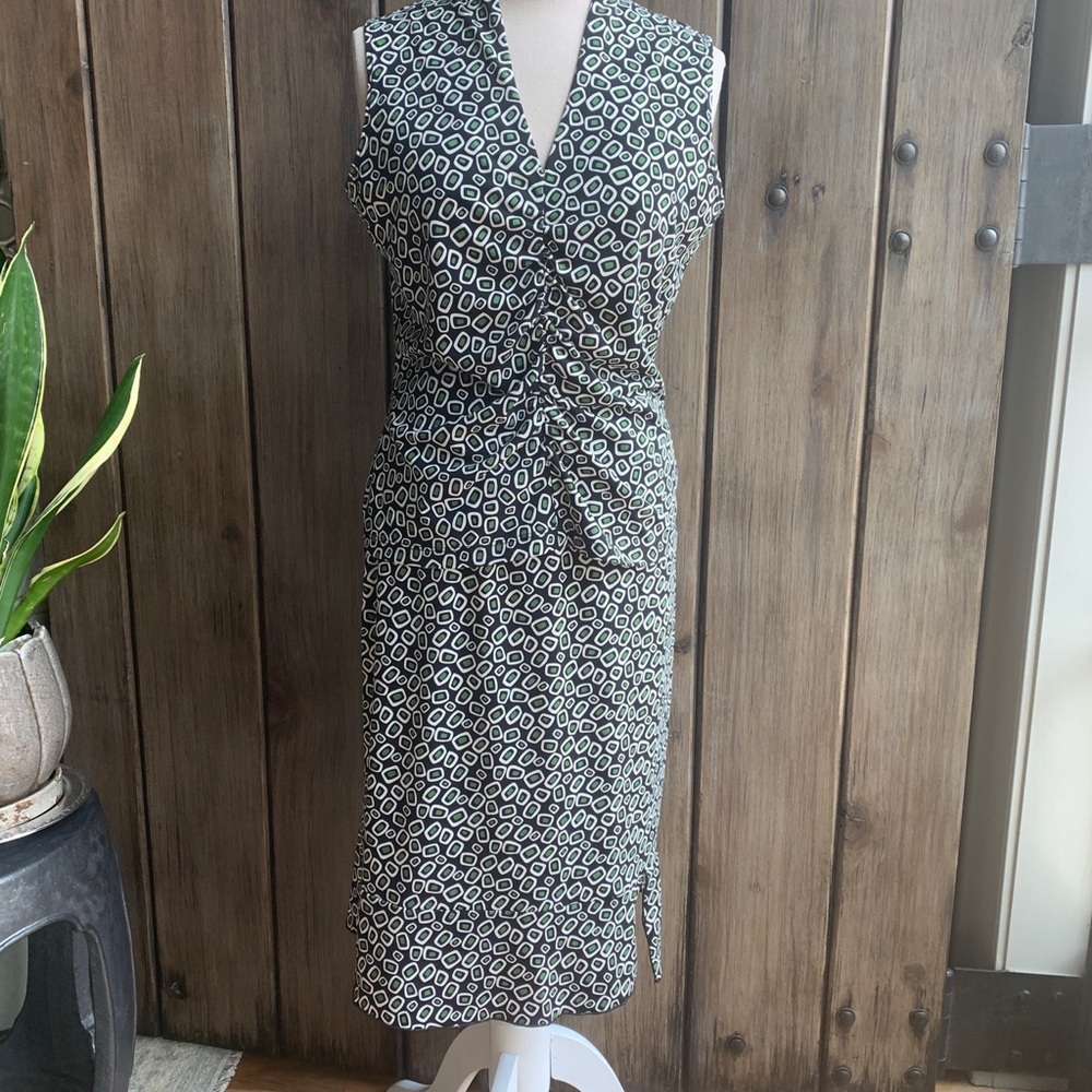 Julie Mitchell • v-neck top/skirt set